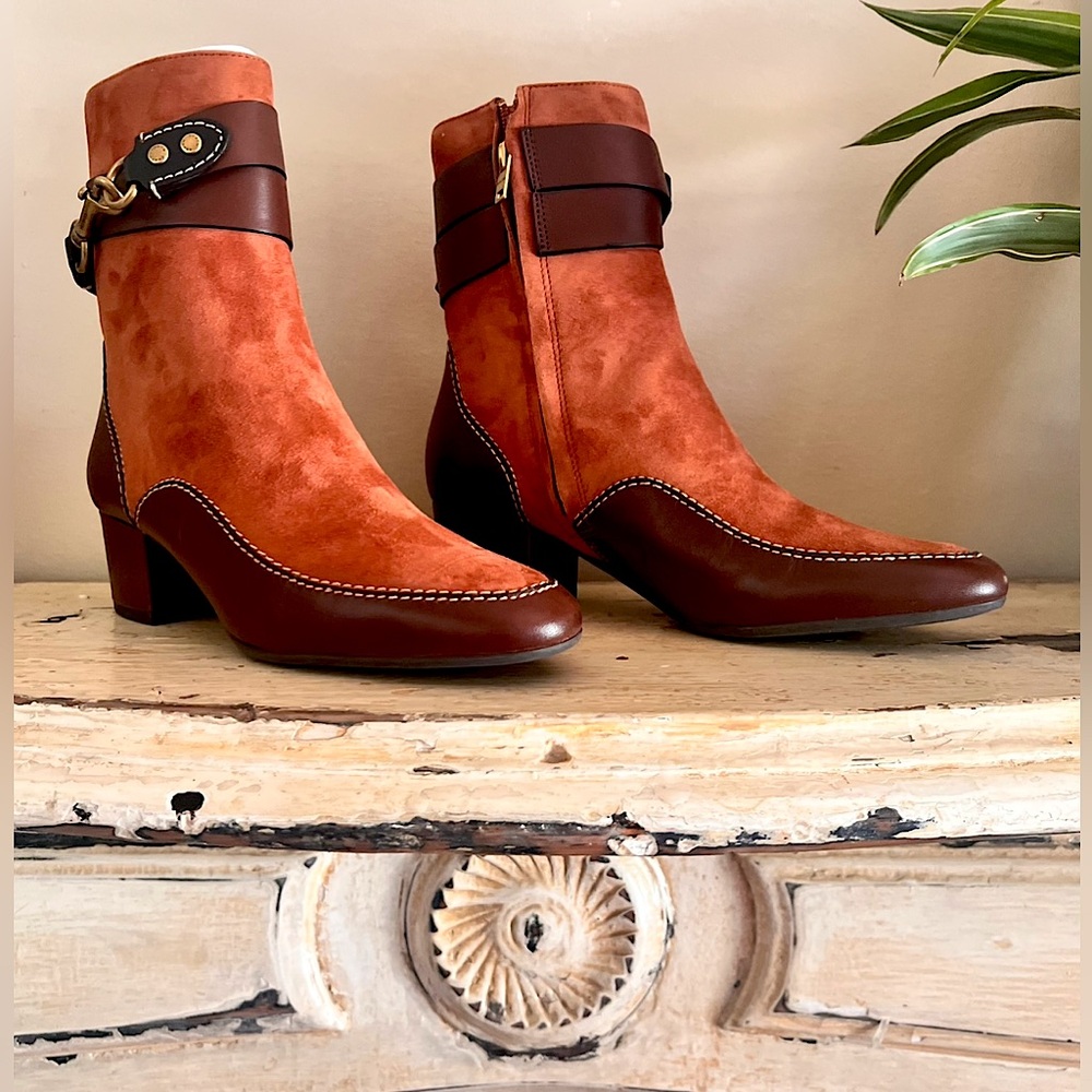 COACH Corinne Ankle Boot (size 7 US) - Picture 2 of 4